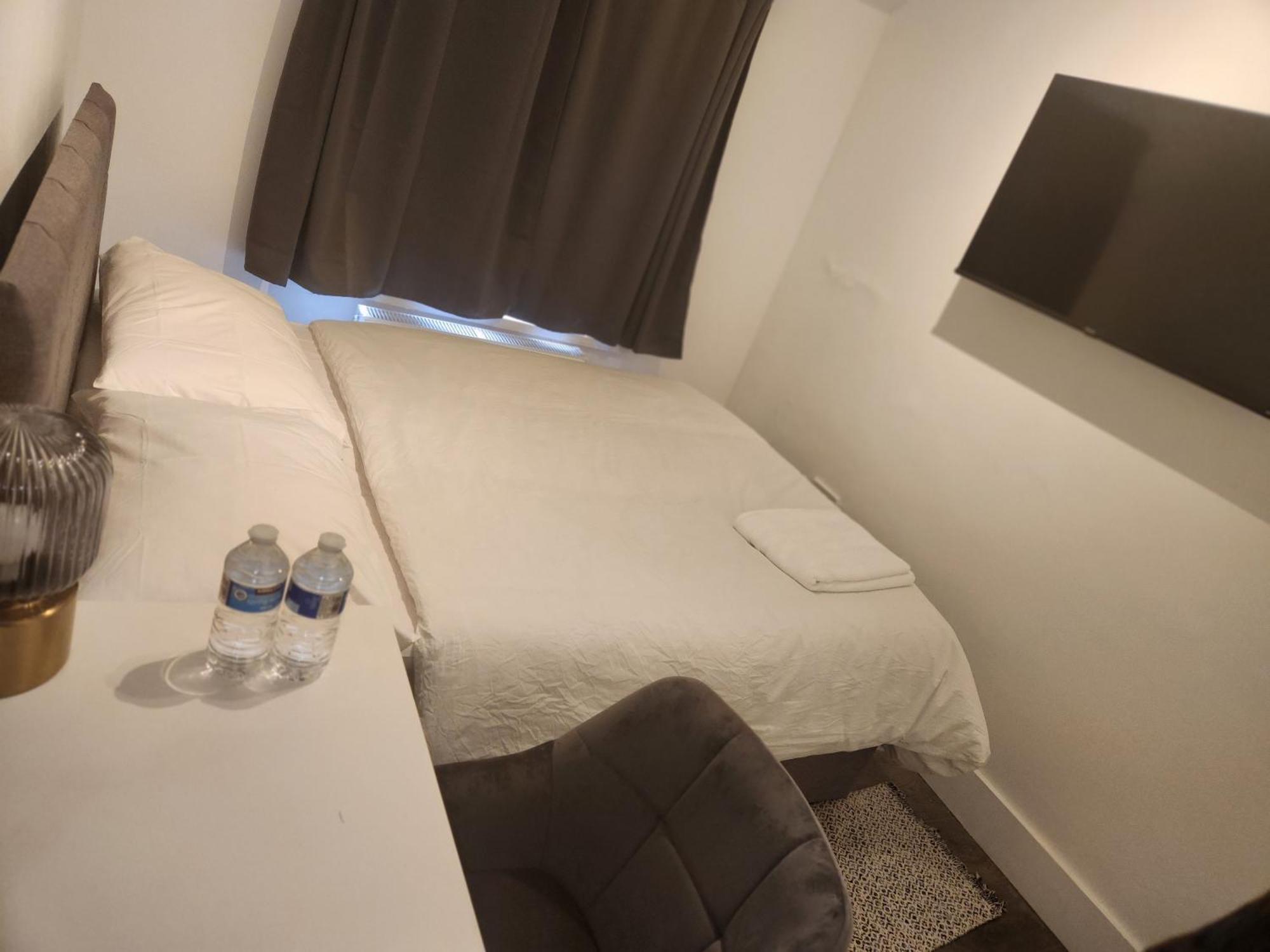 Апартаменты Flat With Work Station, Monitor, Smart Tv & Netflix Лондон Экстерьер фото