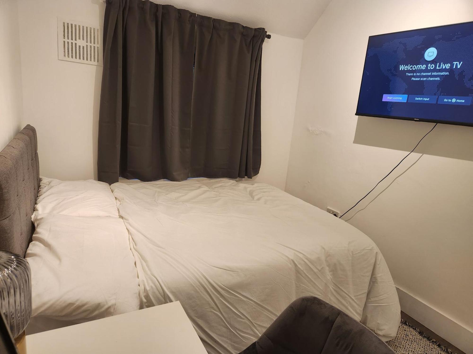 Апартаменты Flat With Work Station, Monitor, Smart Tv & Netflix Лондон Экстерьер фото